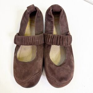 Dansko Henley Brown Suede Mary Jane Comfort Flats Size 36 (US 5.5-6)